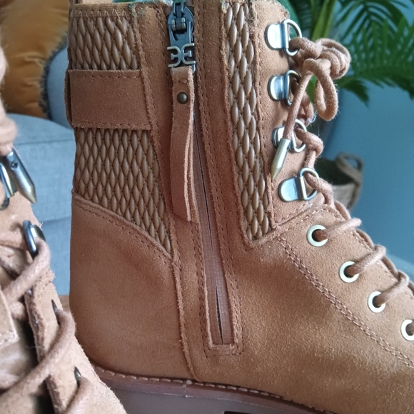Sam Edelman Jansen Boots - Picture 6 of 10